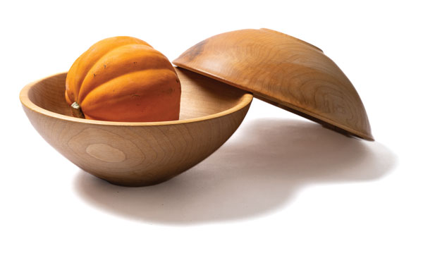 wooden bowl by Peter Asselyn